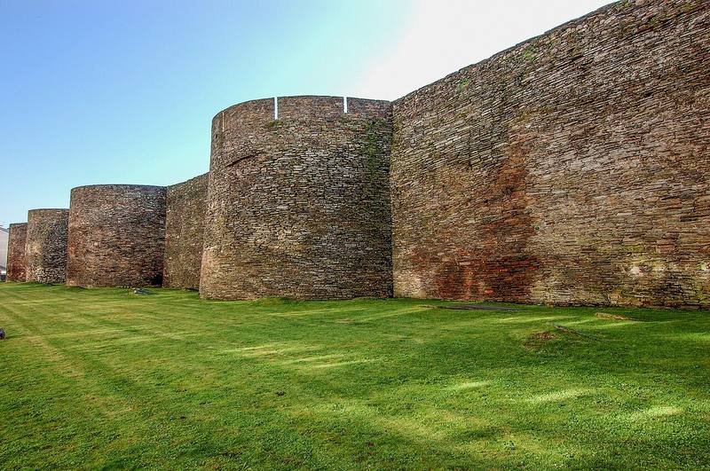 Lugo Roman walls private tour from A Coruña cruise port