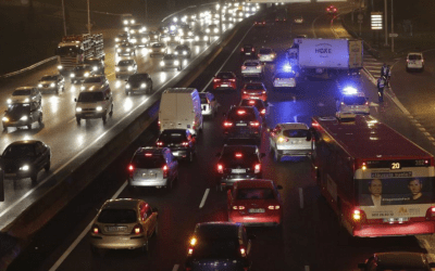 Cuatro accidentes colapsaron los principales accesos a A Coruña